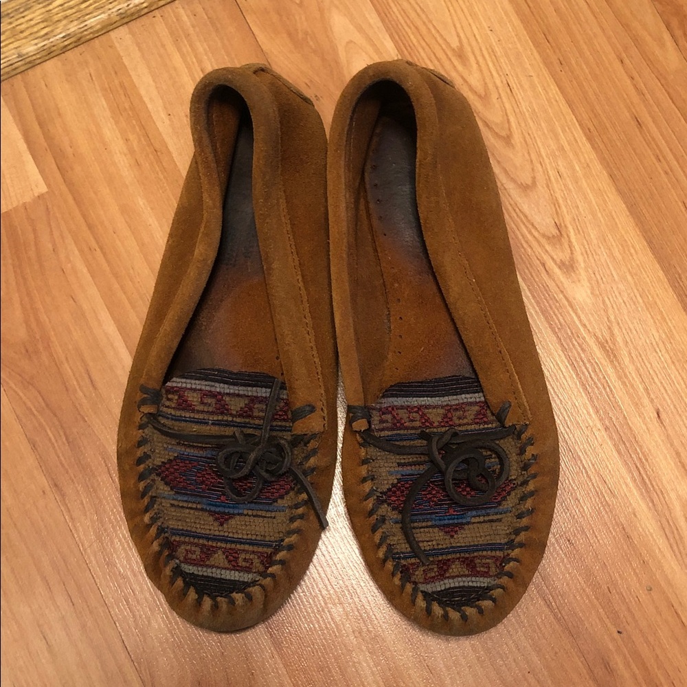 Minnetonka size 9 moccasins